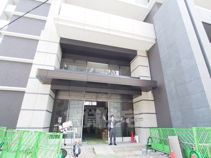 グランルクレ新栄イーストの外観