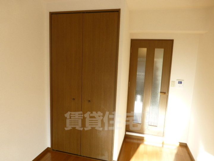 大阪府堺市堺区榎元町3丁の賃貸マンションの内装