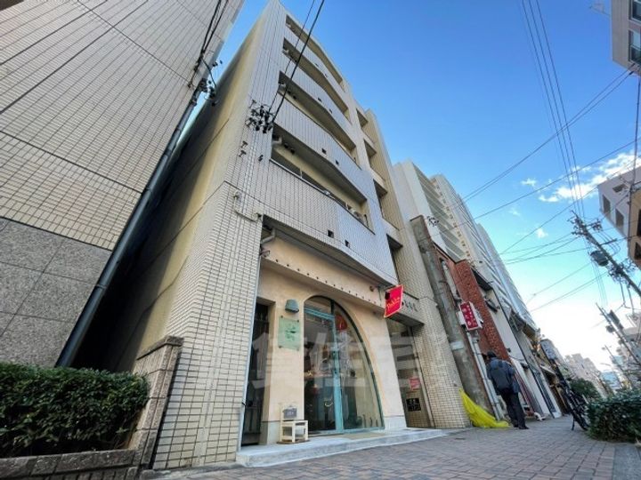 Atともえの外観