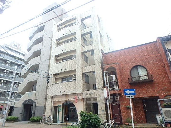 Atともえの外観