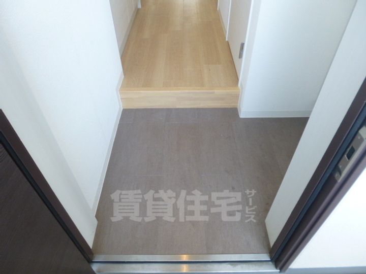 愛知県名古屋市昭和区御器所通2丁目の賃貸マンションの玄関