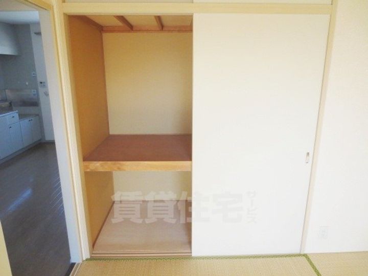 大阪府茨木市沢良宜西2丁目の賃貸アパートの内装