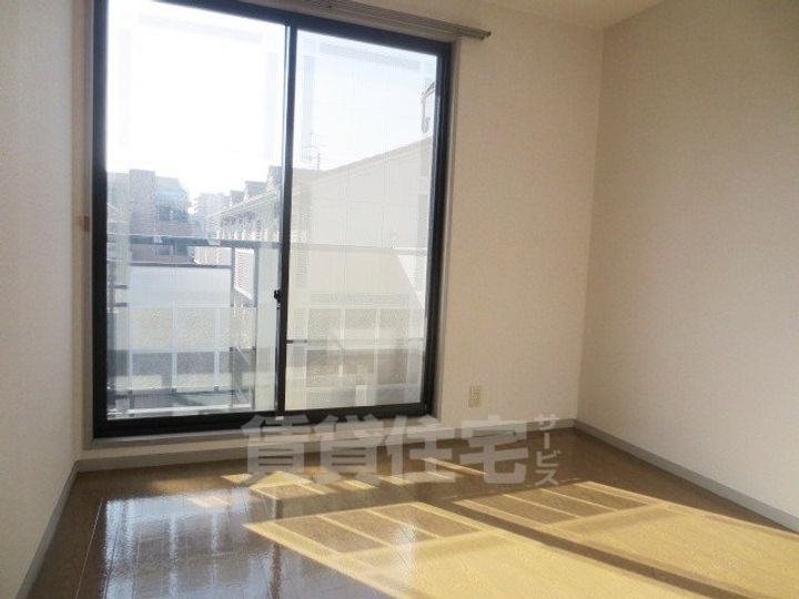 大阪府茨木市沢良宜西2丁目の賃貸アパートの居間