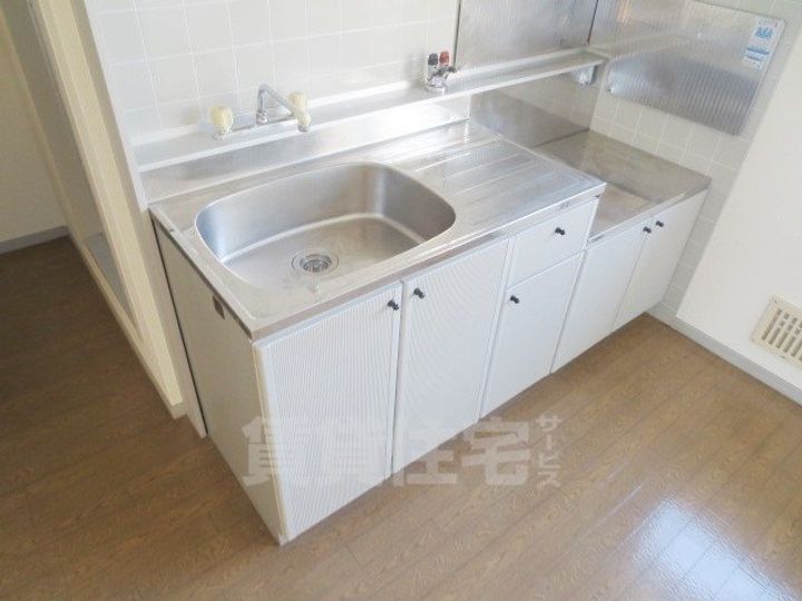 大阪府茨木市沢良宜西2丁目の賃貸アパートのキッチン