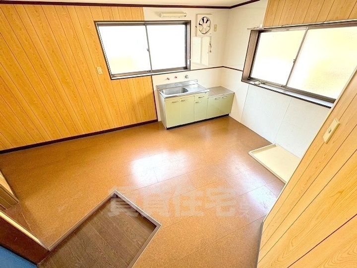 パル城山の居間