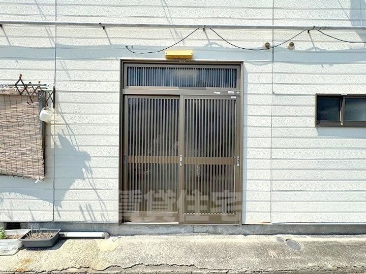 パル城山の玄関