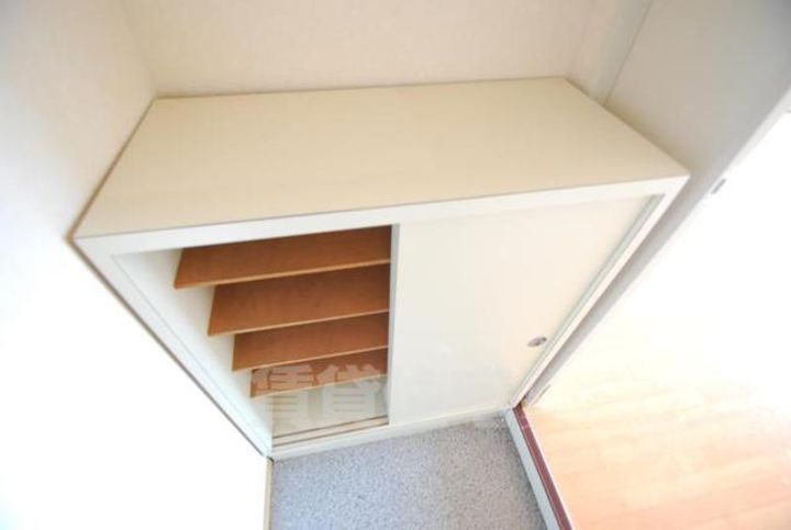 敷島第6マンションの玄関