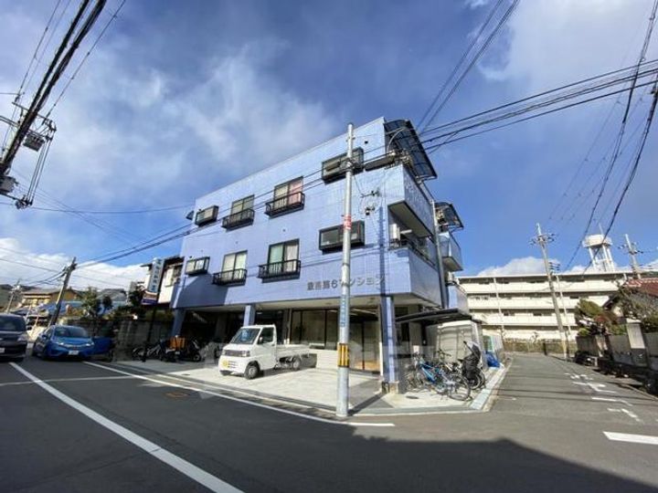 敷島第6マンションの外観