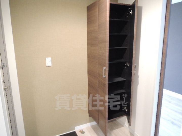 LUXE STYLE辻町EAST(リュックススタイル)の玄関