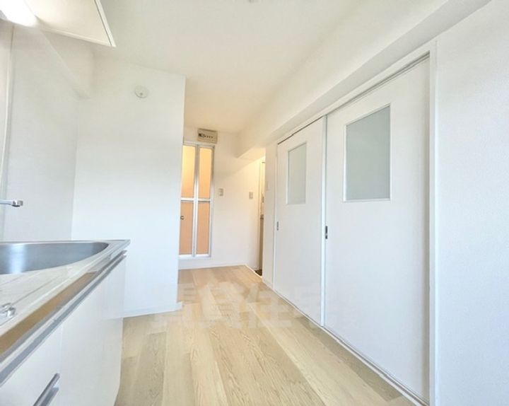 大阪府茨木市新和町の賃貸マンションの内装