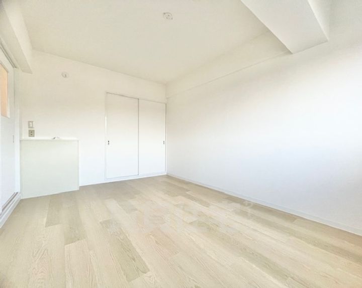 大阪府茨木市新和町の賃貸マンションの居間