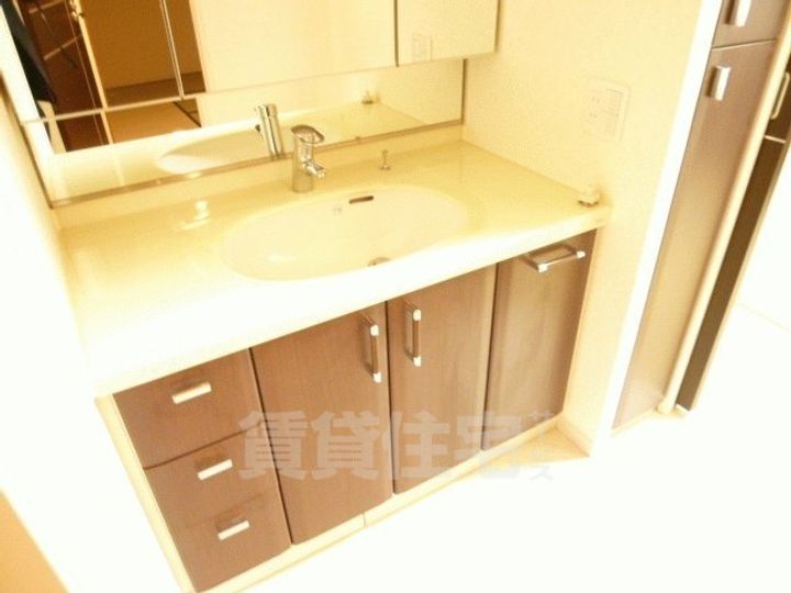 大阪府堺市堺区北瓦町1丁の賃貸マンションの内装