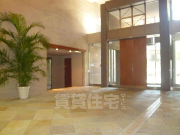 大阪府堺市堺区北瓦町1丁の賃貸マンションの玄関