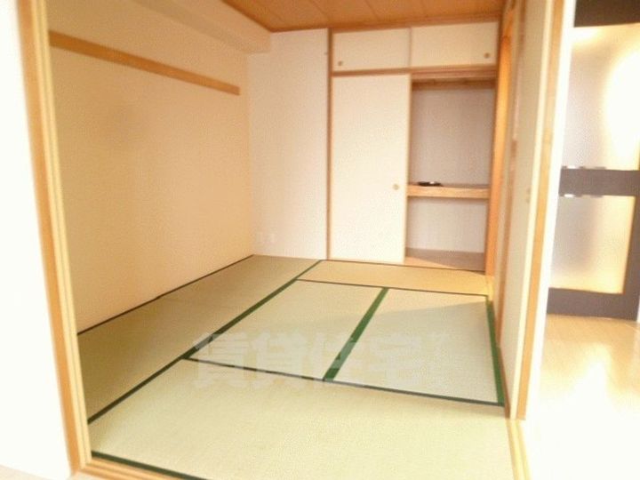大阪府堺市堺区北瓦町1丁の賃貸マンションの寝室