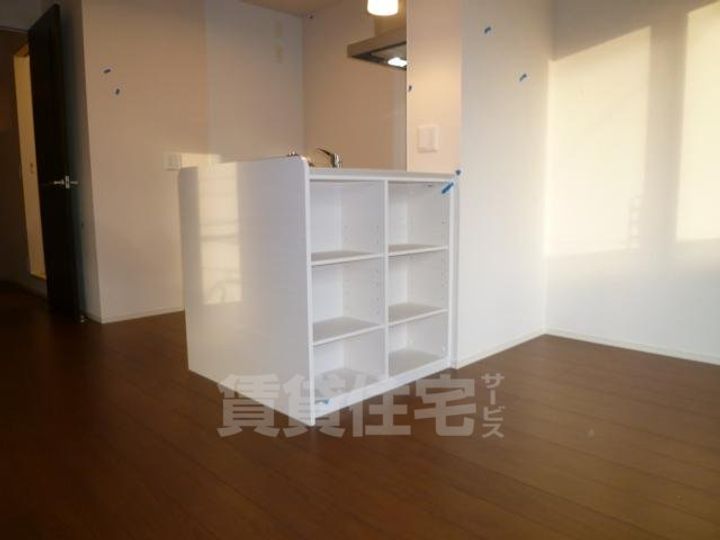 大阪府堺市堺区出島町4丁の賃貸アパートの居間