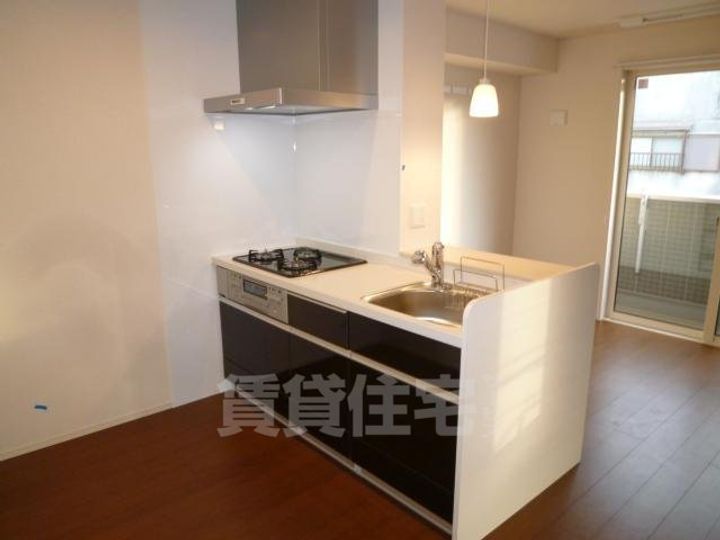 大阪府堺市堺区出島町4丁の賃貸アパートのキッチン