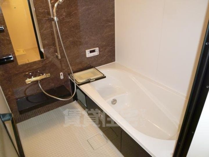 大阪府堺市堺区出島町4丁の賃貸アパートの風呂