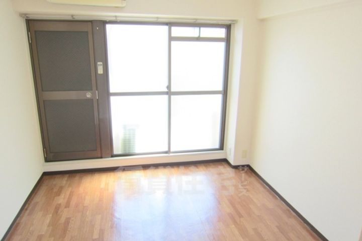 大阪府吹田市泉町5丁目の賃貸マンションの内装