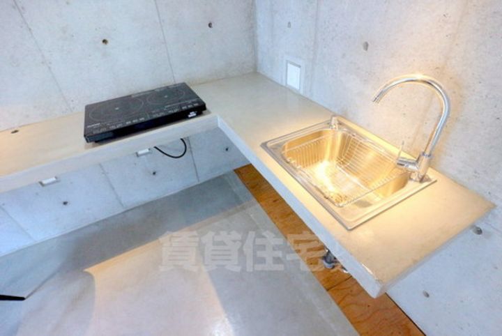 京都府京都市伏見区深草キトロ町の賃貸マンションのキッチン