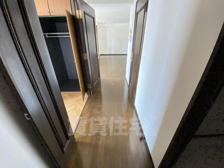 大阪府寝屋川市萱島信和町の賃貸マンションの内装