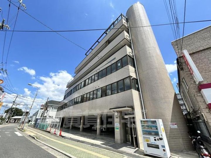 大阪府寝屋川市萱島信和町の賃貸マンションの外観