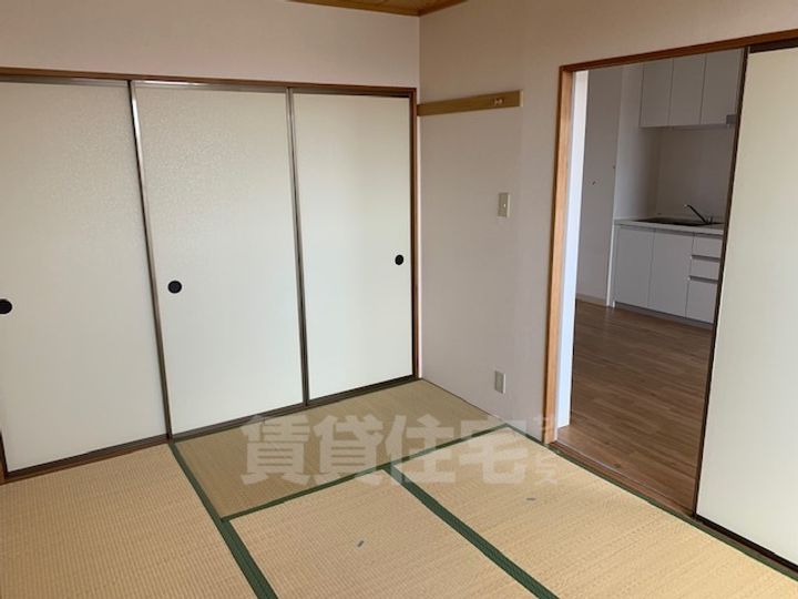 大阪府高槻市西冠3丁目の賃貸アパートの寝室