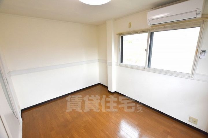 ハイツハピネスの居間