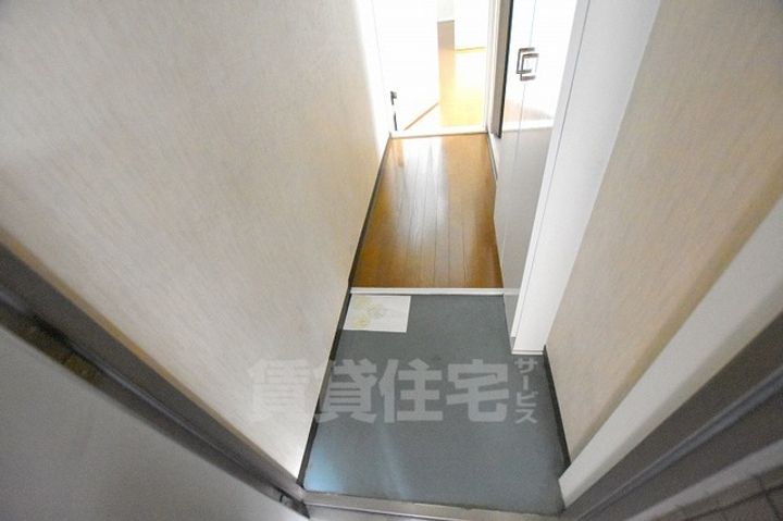 ハイツハピネスの玄関