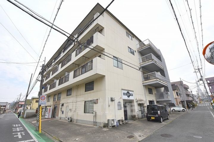 福田ポリスの外観