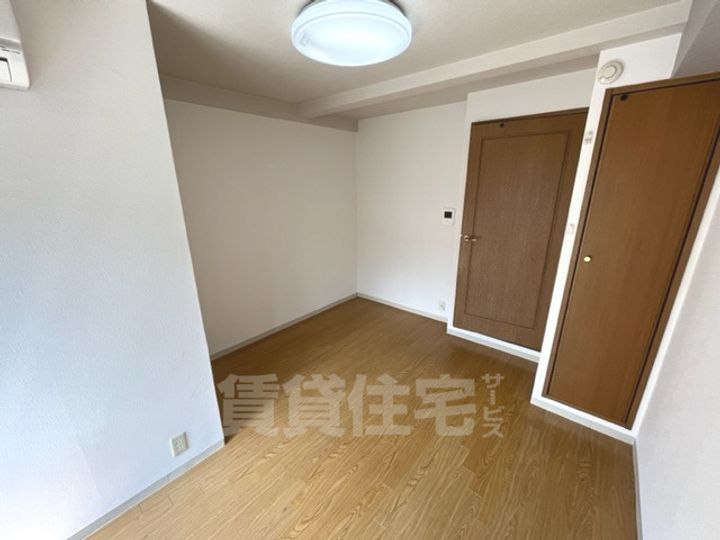 マックス甲東園の居間