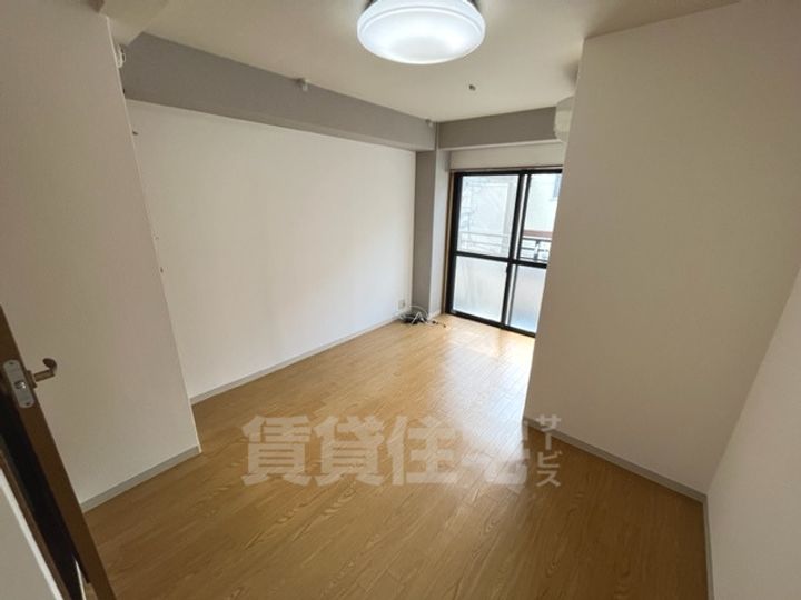 マックス甲東園の居間