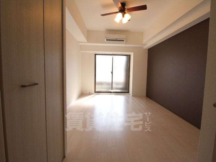 Luxe京都西大路の居間