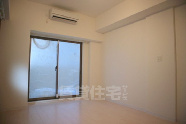 Luxe京都西大路の居間