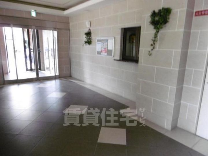 ディーズコート南新町の玄関