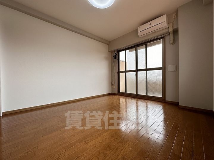 ディーズコート南新町の居間