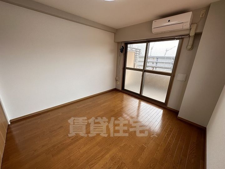 ディーズコート南新町の居間