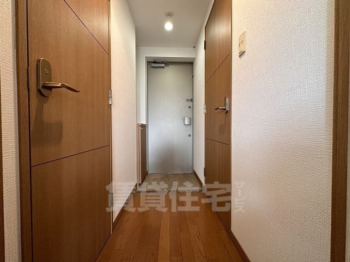 ディーズコート南新町の玄関