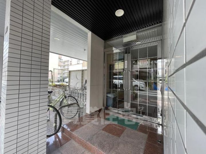 大阪府大阪市住吉区我孫子東2丁目の賃貸マンションの玄関