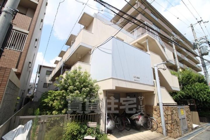 大阪府豊中市服部西町2丁目の賃貸マンションの外観