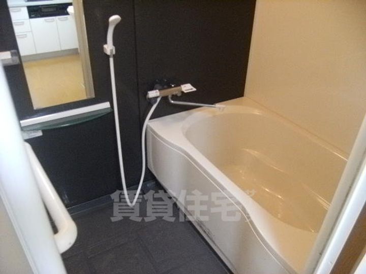 大阪府豊中市服部西町2丁目の賃貸マンションの風呂