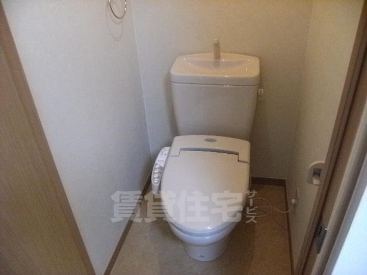 大阪府豊中市服部西町2丁目の賃貸マンションの内装