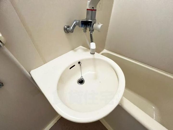 大阪府豊中市服部南町5丁目の賃貸マンションの内装