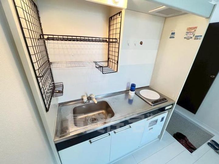 大阪府豊中市服部南町5丁目の賃貸マンションのキッチン
