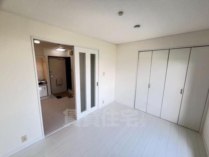 大阪府豊中市服部南町5丁目の賃貸マンションの内装