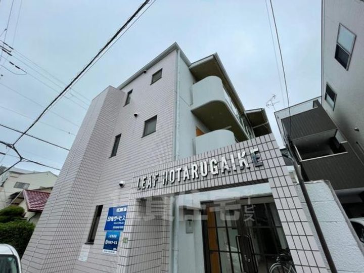 大阪府豊中市螢池東町4丁目の賃貸マンションの玄関