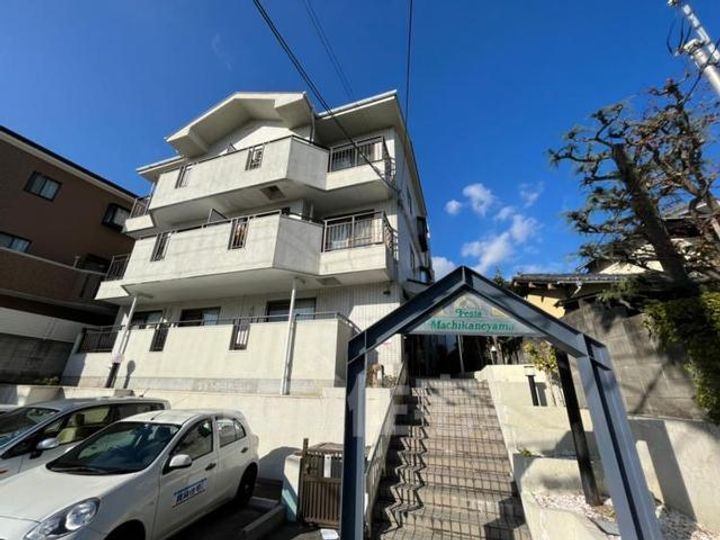 大阪府豊中市待兼山町の賃貸マンションの外観