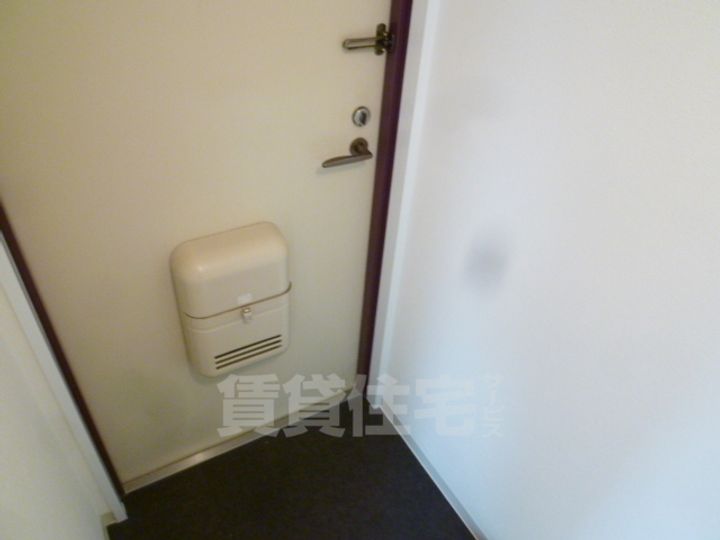 大阪府豊中市永楽荘2丁目の賃貸マンションの玄関