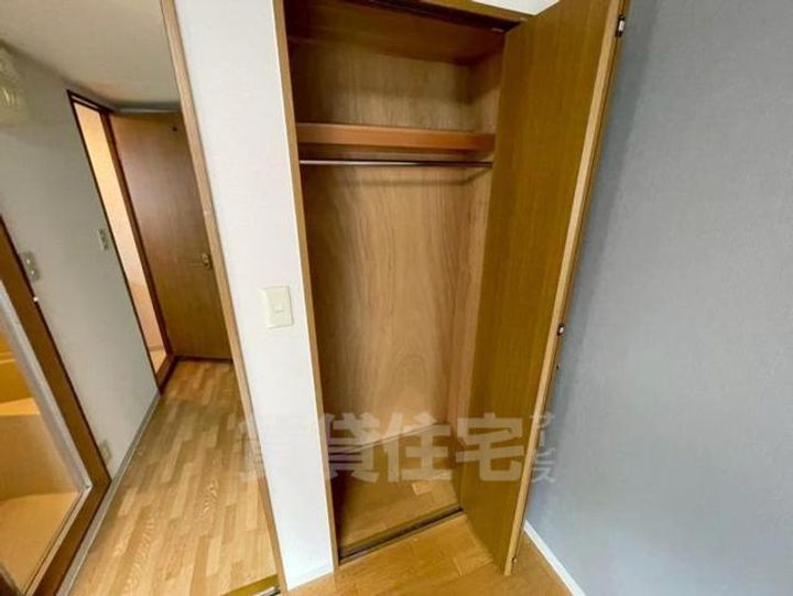 大阪府豊中市服部本町4丁目の賃貸マンションの内装