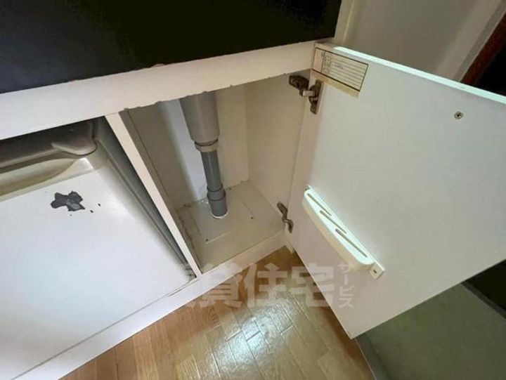 大阪府豊中市服部本町4丁目の賃貸マンションのキッチン