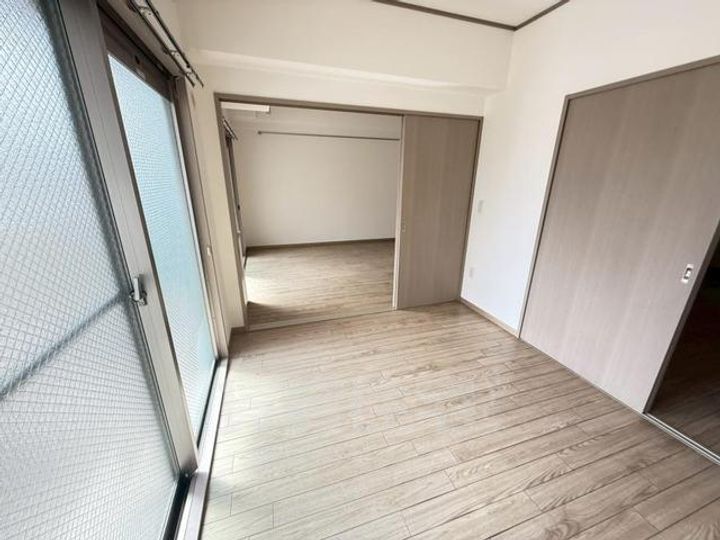 大阪府豊中市桜の町7丁目の賃貸マンションの寝室